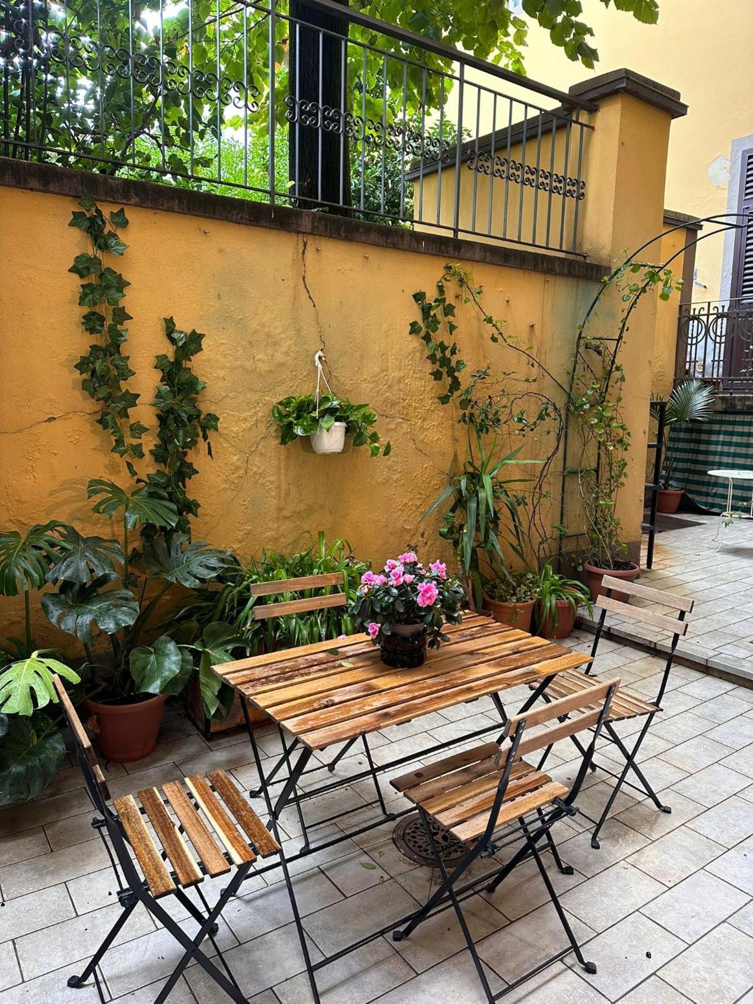 One-Bedroom Apartment With Patio Флоренція Екстер'єр фото